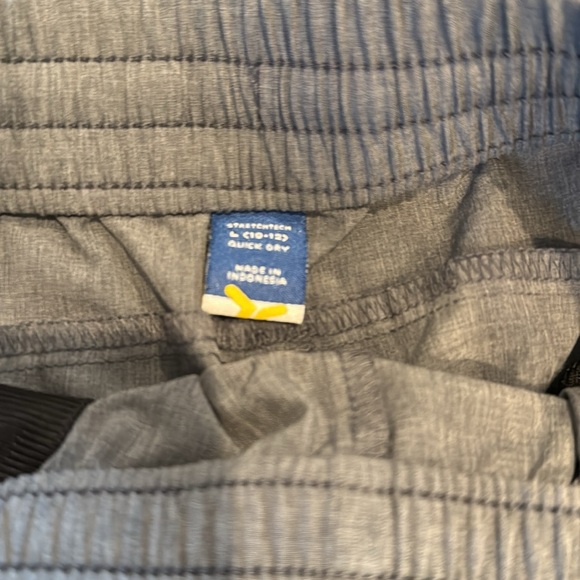 Old Navy StretchTech Performance Jogger Short size L (10-12) - Picture 2 of 3